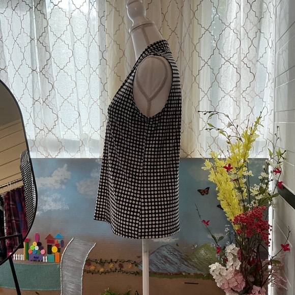 Anne Klein Black and White Sleeveless Blouse - Picture 3 of 5